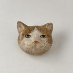 猫の顔のブローチ　（茶）
