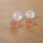 【砂金水晶オレンジアベンチュリン 3mm】カボション一粒ピアス 樹脂ポストピアス