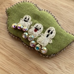 ハロウィン★ラララおばけちゃんとスワロフスキー★ちくちく手刺繍ブローチ