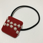 ミナペルホネン　ヘアゴム　handmade しかくい tambourine レッド×ホワイト