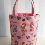 【ラミネート】ランチバッグ　マーガレット＆ソフィー柄　ホック付き ピンク                      