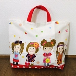 ポップな女の子たちの大きめレッスンバッグ