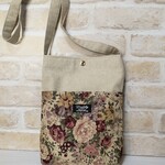 ＹＵＷＡの布のサコッシュ、ショルダーバック花柄ベージュ赤