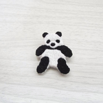 パンダの刺繍ブローチ