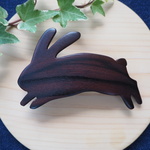 一品作-縞黒檀で作った黒うさぎのバレッタ（シマコクタン01）長さ10.0cm