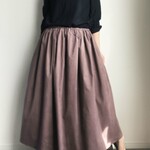 大人ピンクベージュコーデュロイスカート