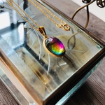 ヴィンテージアイリスカラーglasのネックレス