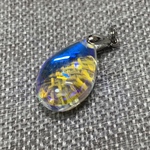 虹のしずく夕虹 ブルーフラッシュ ペンダントトップ VD-549