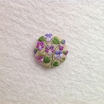 リネンと刺繍のすみれのブローチ