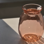 アンティークピンクの花瓶