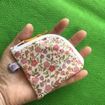 花柄ラミネート生地❤︎ミニミニポーチ❤︎Ｂ