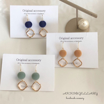 ☆ベルベットボール＆squareフープピアス／イヤリング☆ネイビー／キャメル／カーキ／フロッキー／冬／ゆらゆら／揺れる／クリスマス/ベロア