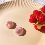 アメジスト や シトリン などの 天然石 をのせた ラウンド ピアス/イヤリング ピンク