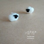 ぷっくり羊のピアス / ノンホールピアス
