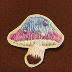 夕暮れ色きのこの刺繍ブローチ