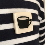 【送料無料】コーヒーカップの四角いブローチ