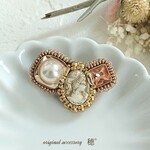 カメオのビーズ刺繍ブローチ(大)❇〔パール サーモンピンク ゴールド アンティーク ヴィンテージ レトロ フォーマル アクセサリー〕