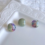 𝕜𝕦*𝕞𝕠𝕞𝕠𖦥⚘𖡡秋に見つけた石ころ レジン フラワー ピアス アーモンドグリーンカラー