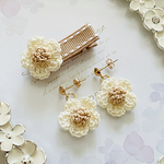 ✿【お試し価格】残り1！親子でお揃い！　小花　ベージュ　ベビーヘアクリップ＆ピアス　親子コーデに！　アレルギー対応　金具変更可　ママとお揃い　親子リンクコーデ