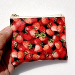 感謝セール品❤️いちごいちご🍓　小銭入れ、印鑑入れ、ラミネートミニポーチ　10cmファスナー
