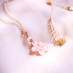 桜のひとひらネックレス