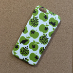 青りんごと森の中 iPhoneケース