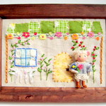 （ｓ様オーダー）小さなひつじ娘とお家の刺繍壁掛けb