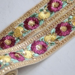 インド刺繍リボンᢂ インド刺繍/インドリボン/刺繍リボン/刺繍/リボン/シルクリボン/シルク/トリム/ブレード/ジャガード/ジャガードリボン/チロリアンテープ/レース/チュール/インド/チュールレース