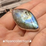 ◎チャリティー商品◎ 銀河の輝きをお手元にお届け〜♪高品質天然石PT マダガスカル産 ラブラドライト コスモミックス