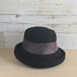 冬のベーシッククロッシェ・ブラック×ディープボルドー