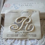 フランス アンティーク N°3モノグラムイニシャル刺繍「K」 D092