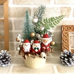 ３人のサンタとモミの木風ミニツリーのクリスマスオブジェ◇高さ20センチ◇ドライフラワー