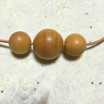 木球のネックレス