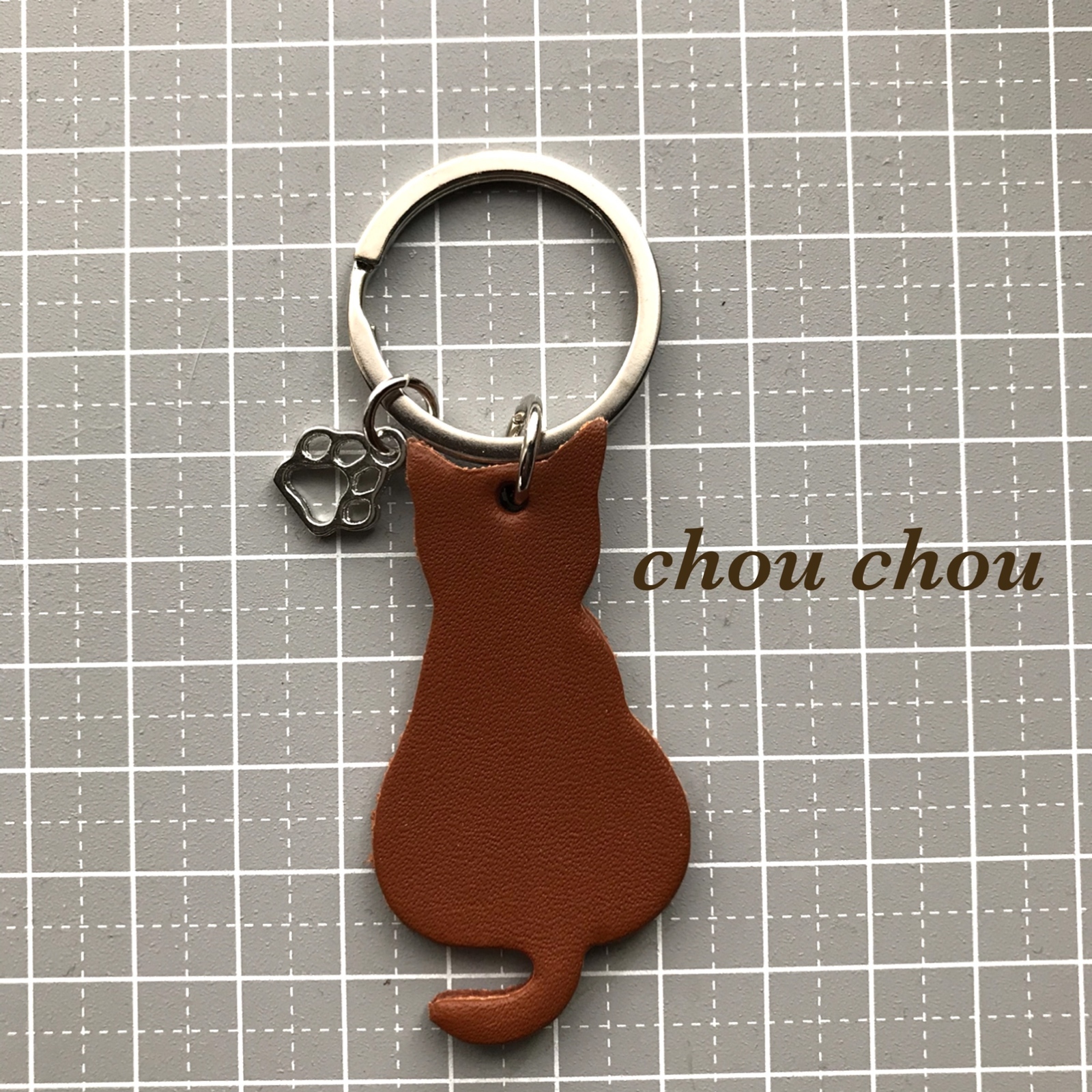本革猫と肉球キーリング - chou chou（シュシュ） | minne byGMO
