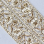 インド刺繍リボンᢂ 【ホワイト】インド刺繍/刺繍リボン/刺繍/リボン/シルクリボン/トリム/ブレード/ジャガードリボン/チロリアンテープ/レース/チュール