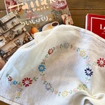 手刺繍リネンのクロス(D)