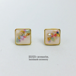 スクエアモザイク柄ピアス(white&shell)