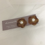 べっ甲柄フラワーピアス