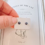黒紫パールピアス