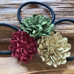 【 h様ご予約品】革花のヘアゴム Mサイズ3点