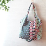 くったりバッグ（2way)　パッチワーク風和柄・ブルー系　マザーズバッグにも