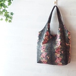 くったりバッグミニ　花のライン柄　黒