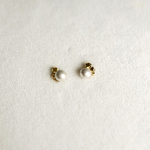 コットンパールのシンプルピアス