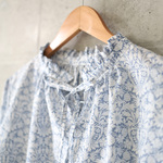 3さま専用【10/31・11/1限定♡SALE】リバティ＊フリルネックブラウス（9号)