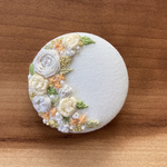 ビーズ刺繍くるみボタン（ヘアゴム/ブローチ）