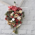 林檎とベル　綿の実をそえて　クリスマス　スワッグ【３】：木の実・赤りんご・ゴールドのベル・雪の結晶オーナメント