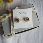 オパールブーケのピアス/イヤリング　天然石　オパール　10月誕生石　つぶつぶ　ビーズ刺繍　結婚式　二次会　お守りジュエリー　ご褒美　プレゼント
