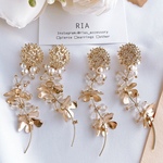 ♢gold pearl leafピアス♢（イヤリング・コンバーター変更可能） チタン/イヤリングコンバーター/シリコンカバー