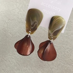 ピスタチオ、ブラウンピアス　pierce / earring