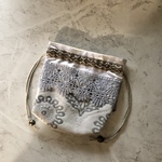 【送料無料】刺繍レース　巾着ポーチ　冬　バッグインバッグ L パーティバッグ　フォーマルバッグ